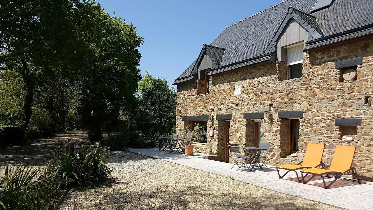 Les Gites Du Goelo Plouha Bed and breakfast